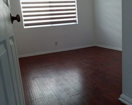 5th image of 5248 Doris Way