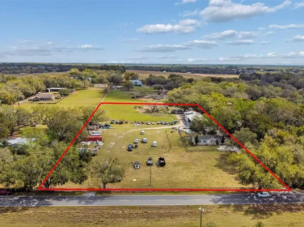 8236 Wire Rd, Zephyrhills, FL 33540