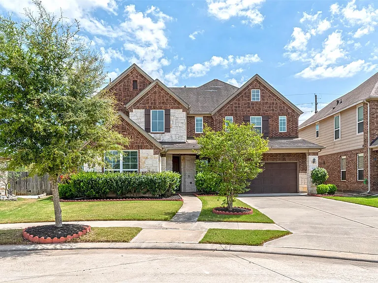 4607 Rockton Hills Ln — Photo 1