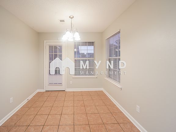 5th image of 4844 Royal Run Dr