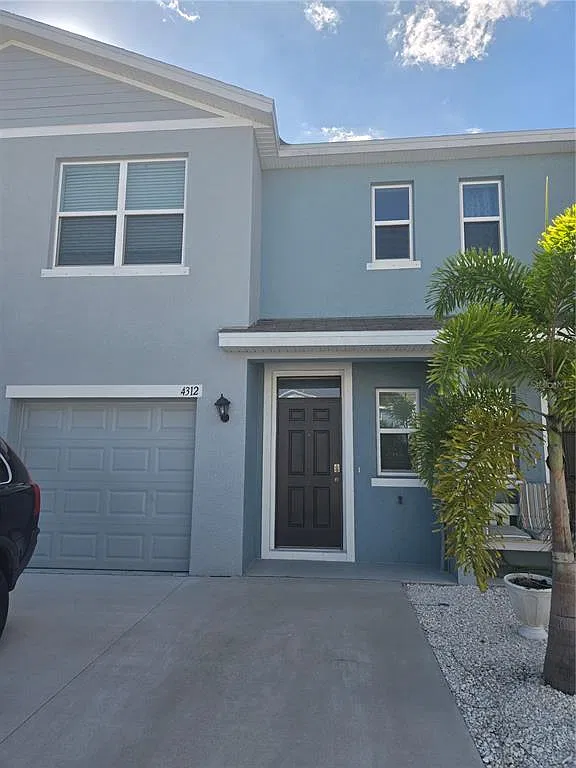 3 bed, 2.5 bath, 1460 sqft, $2,300 — Photo 1