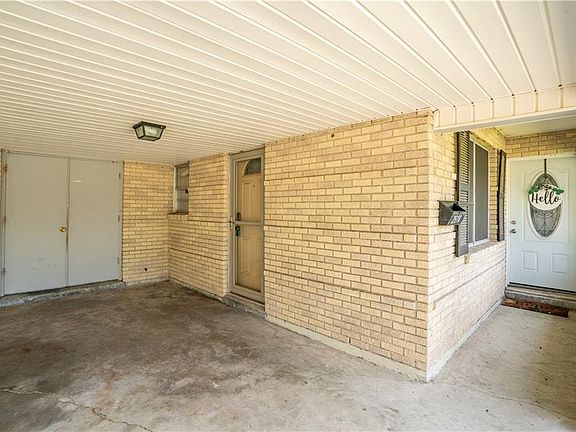 5th image of 2518 Somerset Dr