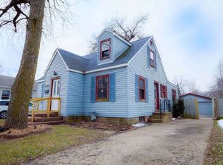 3025 10th St, Rockford, IL 61109