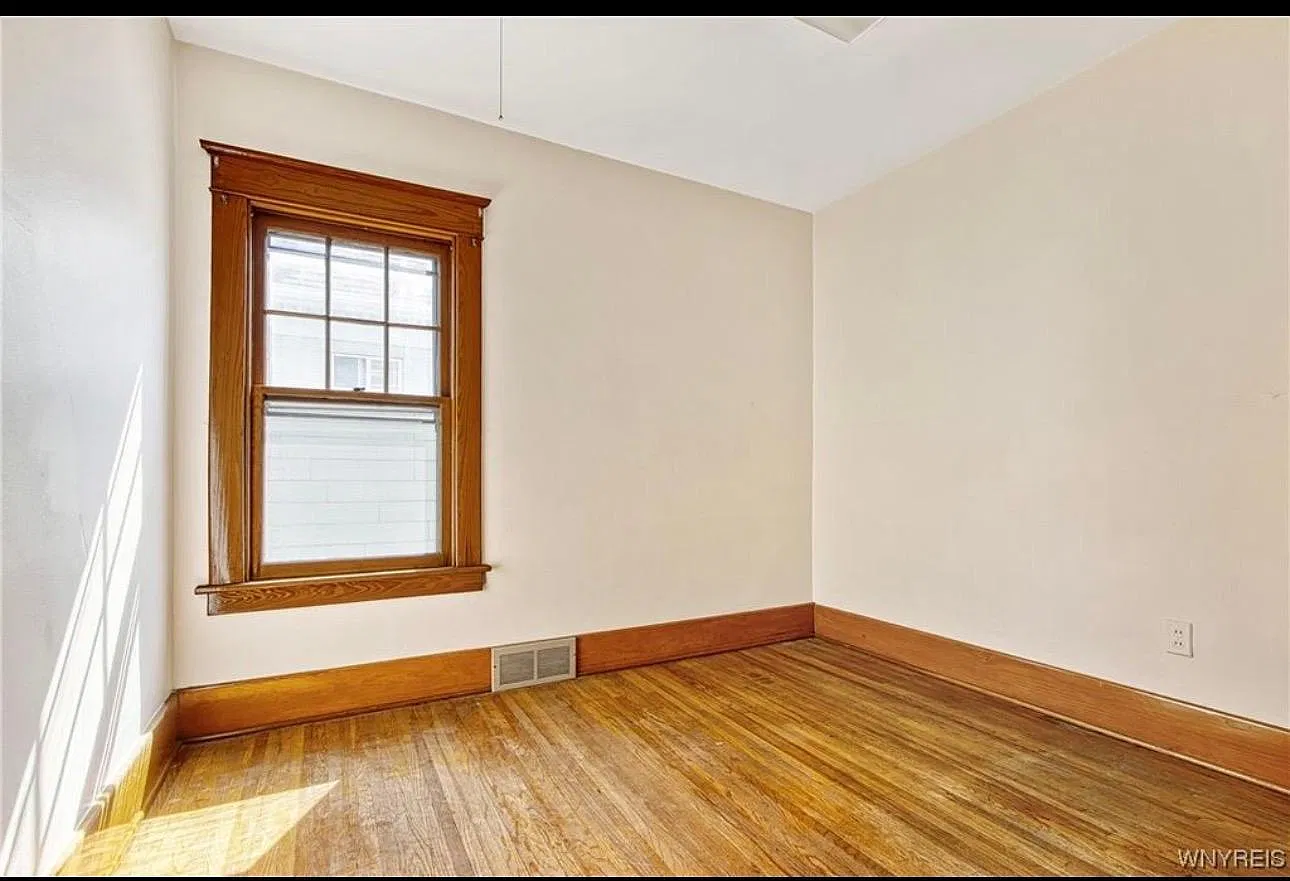 3 bed, 1.5 bath, $1,500 — Photo 1