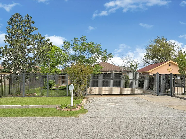 9208 Carousel Ln — Photo 1