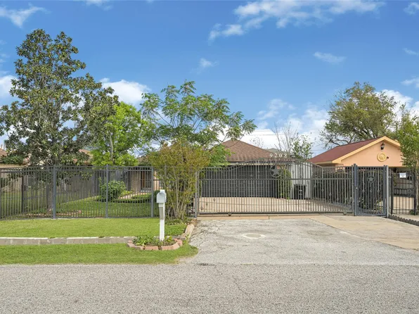 9208 Carousel Ln, Houston, TX 77080