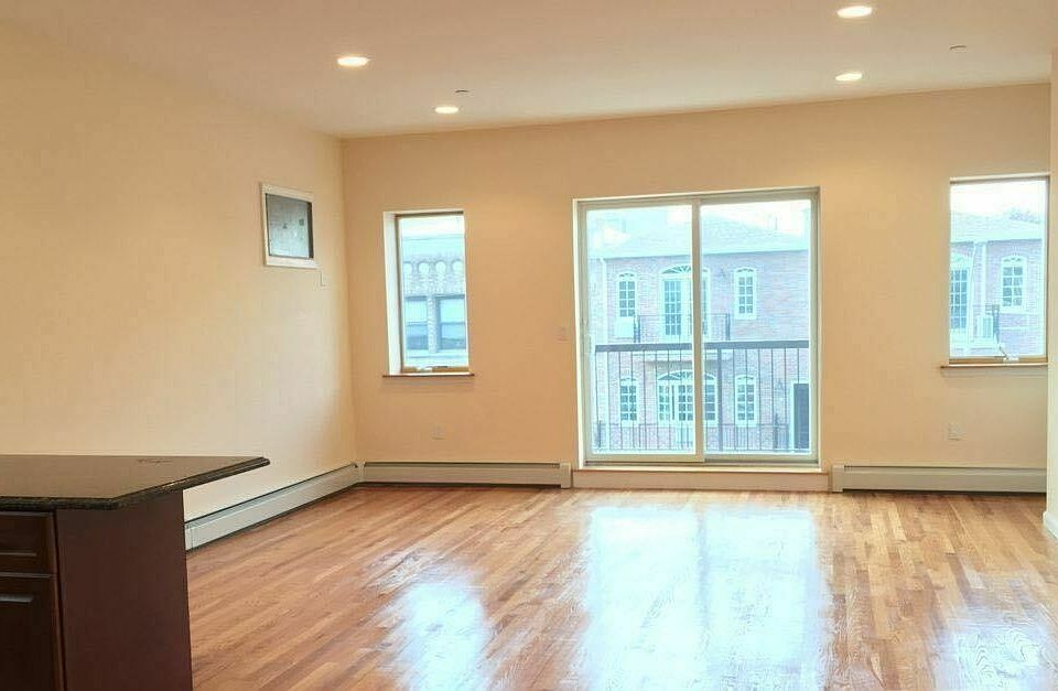 1st image of 67 Bay 28 St #3