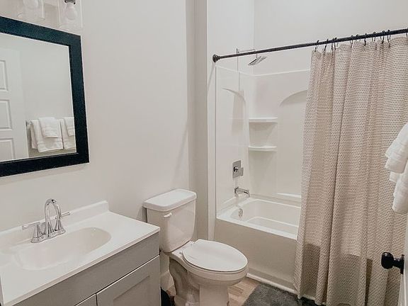 5th image of 315 Gunsmoke St #204