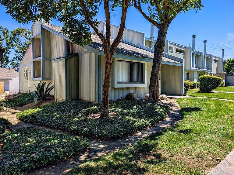 1965 Coulston St #10 — Photo 7
