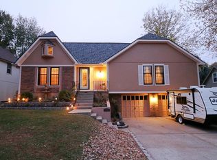 3726 NE Stanton St, Lees Summit, MO 64064