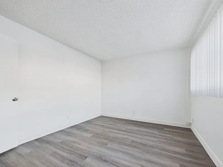 Cedar Court Apartments — Photo 11