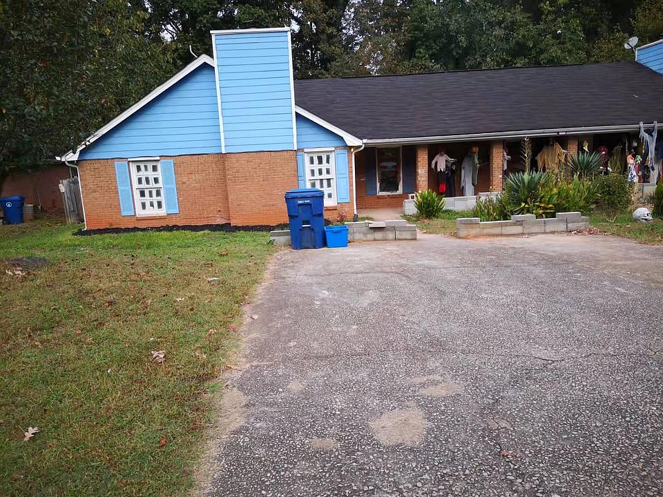 1st image of 195 Forest Pl