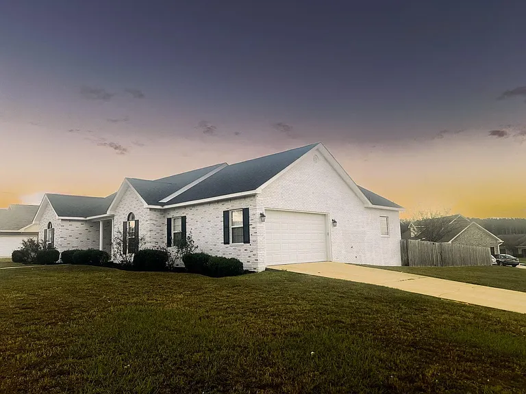 111 Remington Dr — Photo 4
