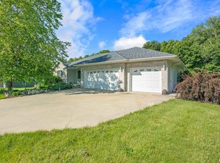 8583 Deere Run Rd, Fenton, IL 61251