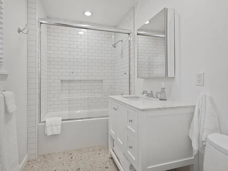 135 Montana Ave #8 — Photo 13