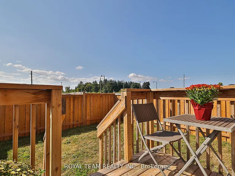 1246 Peelar Cres — Photo 25