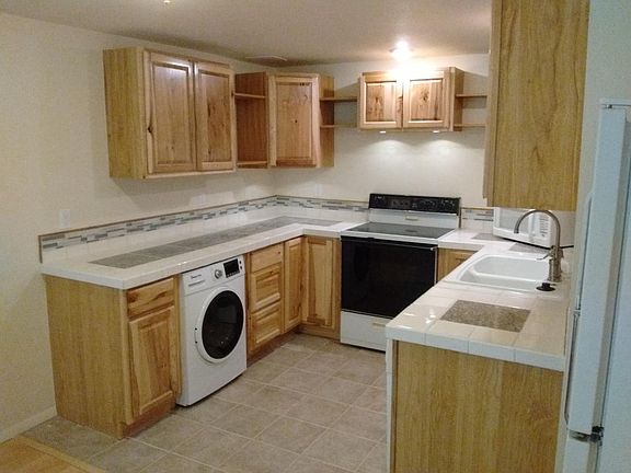 Kitchen south wall