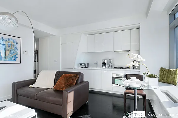 Rented by TNG Nassimi Realty | media 17