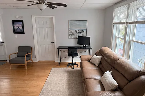 611 W Henley St #2 Photo 1