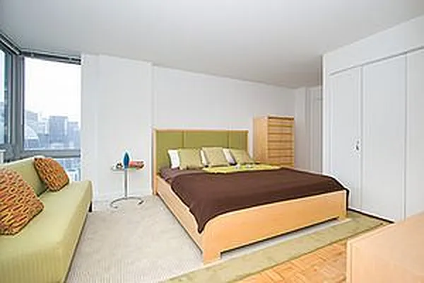 Rented by AIB Management Corp | media 13