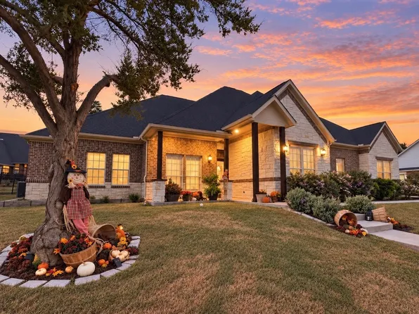 1906 Clearview Dr, Ennis, TX 75119