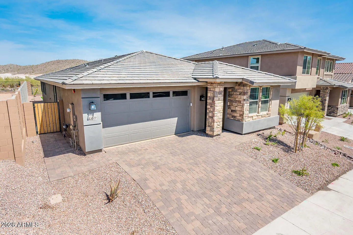4 bed, 2.5 bath, 1940 sqft, $2,599 — Photo 4