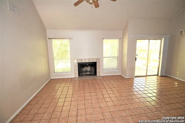 3 bed, 2.0 bath, 1134 sqft, $1,600 — Photo 2
