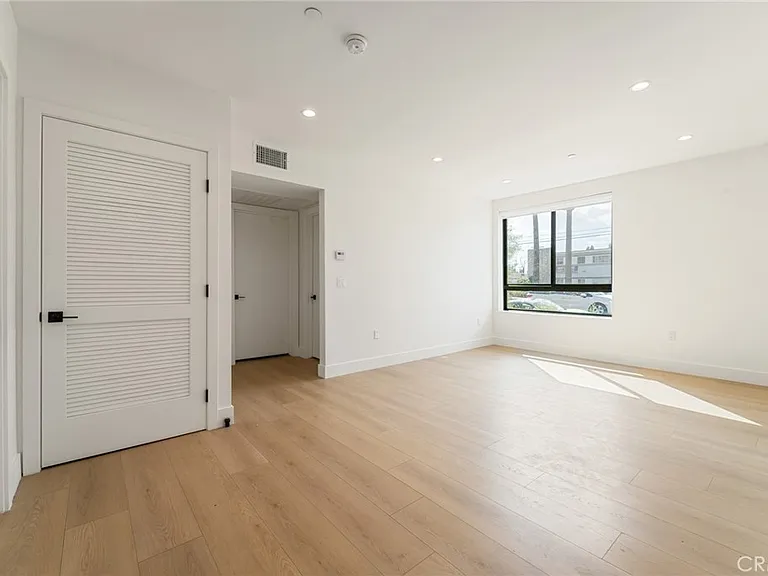 7510 Sepulveda Blvd #101 — Photo 12