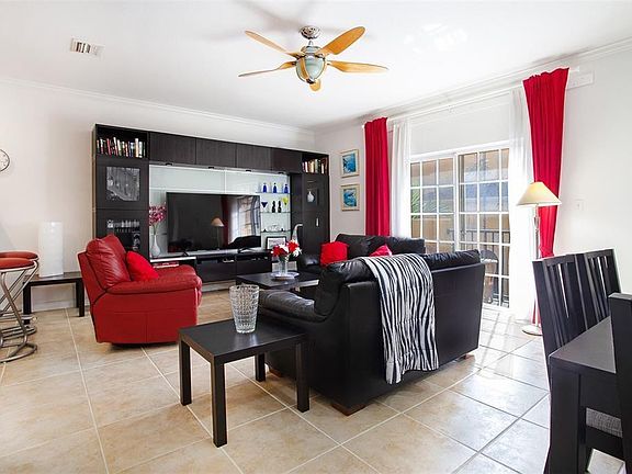 5th image of 2536 SW 14th Avenue #1103