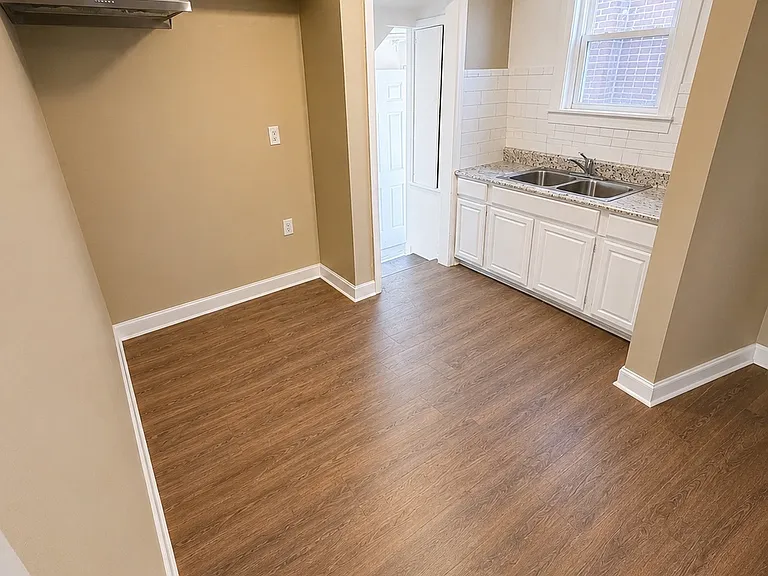 7330 Grandmont Ave — Photo 4