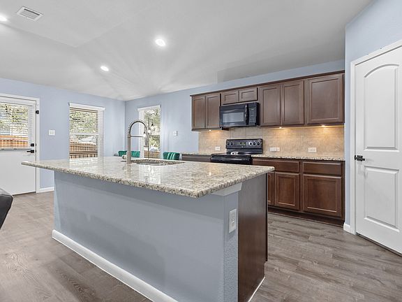 4th image of 2612 American Dr