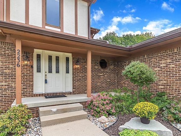 5th image of 2236 Burcham Dr