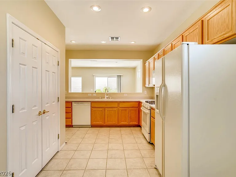 3027 Hickory Valley Rd — Photo 7