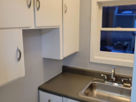 4th image of 102 W 2nd St Floor 2