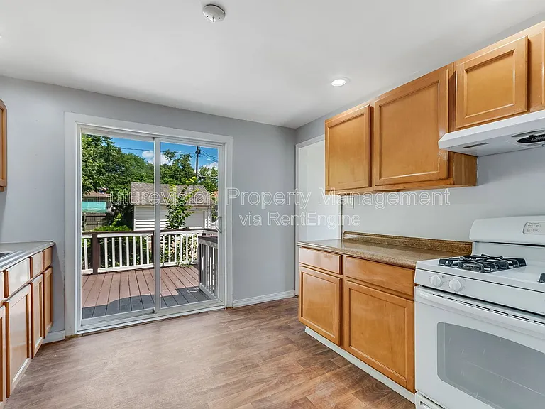 1703 Glenwood Ave — Photo 4