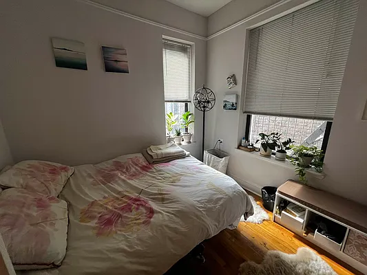 Rented by Salon Realty Corp | media 2