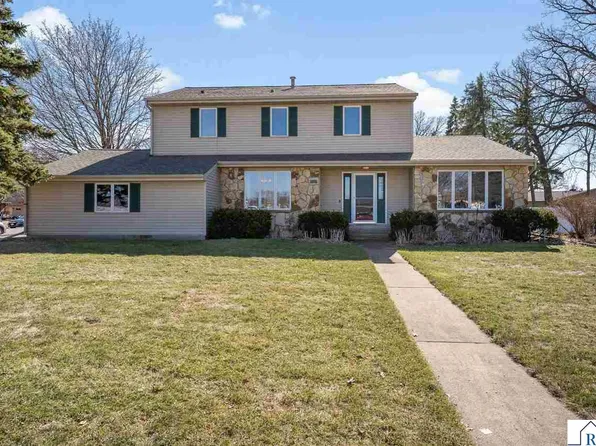 1805 Marie Ln, North Mankato, MN 56003