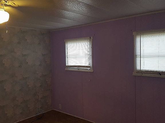 4th image of 845 W Colonial Cir