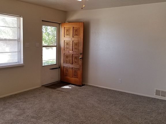 4th image of 208 Sunland Dr