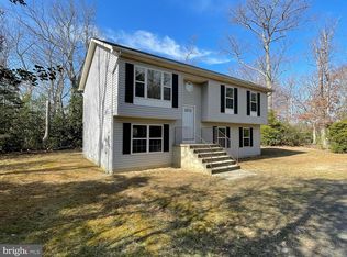 12627 Hilltop Rd, Lusby, MD 20657