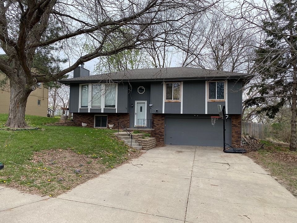 1st image of 2411 N 142nd St
