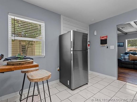 4th image of 205 S Creek St
