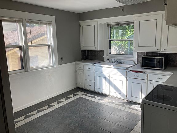 4th image of 705 Turner Ave NW
