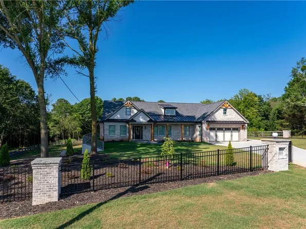 863 Old State Rd, Pendergrass, GA 30567
