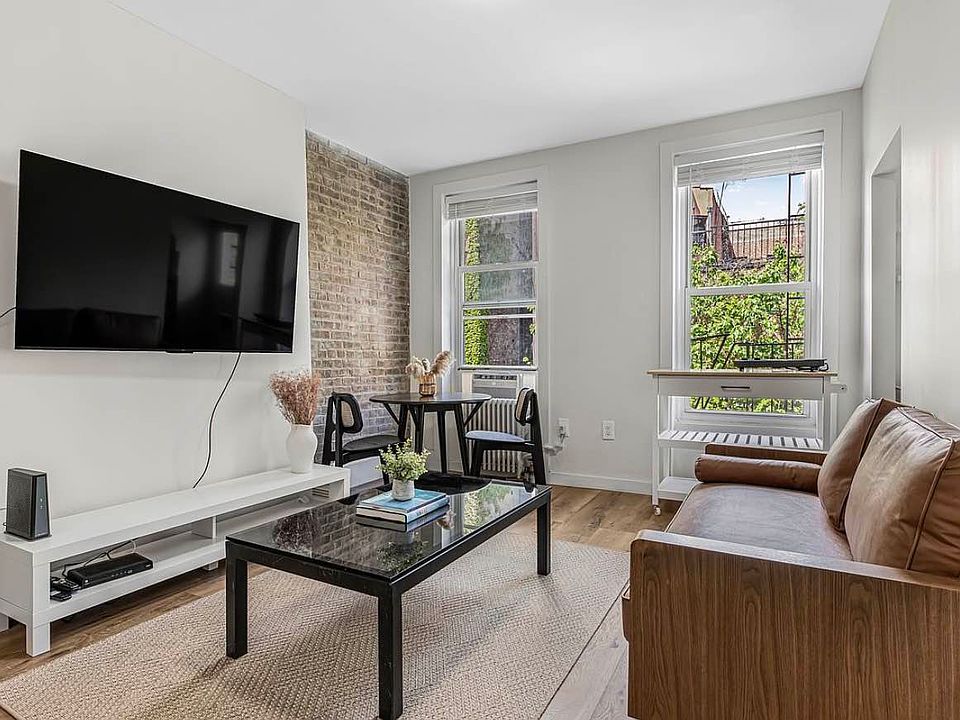 1st image of 405 W 46th St APT 3R
