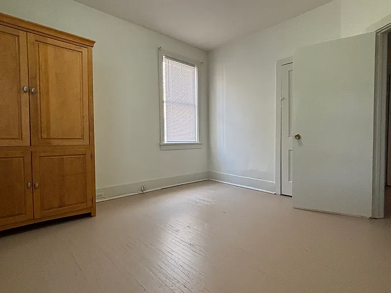 5567 Hobart St #1 — Photo 7