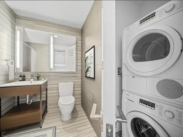 605 West 42nd Street image 4 of 25