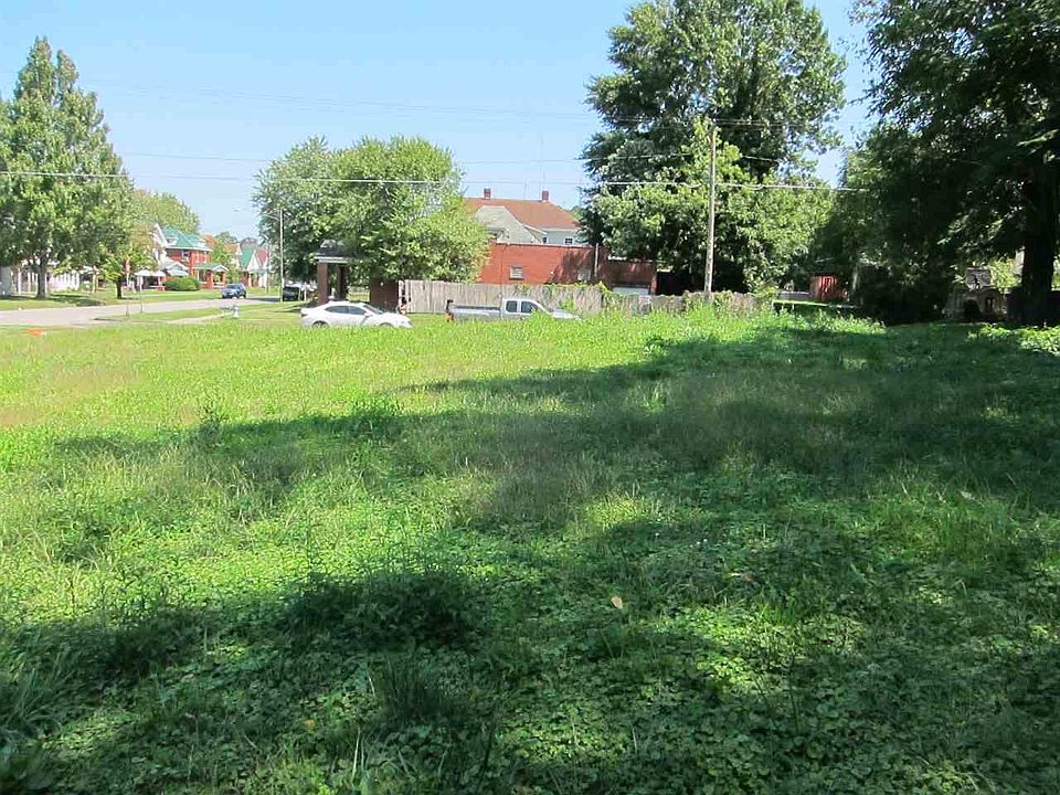 2nd image of 905 23rd St