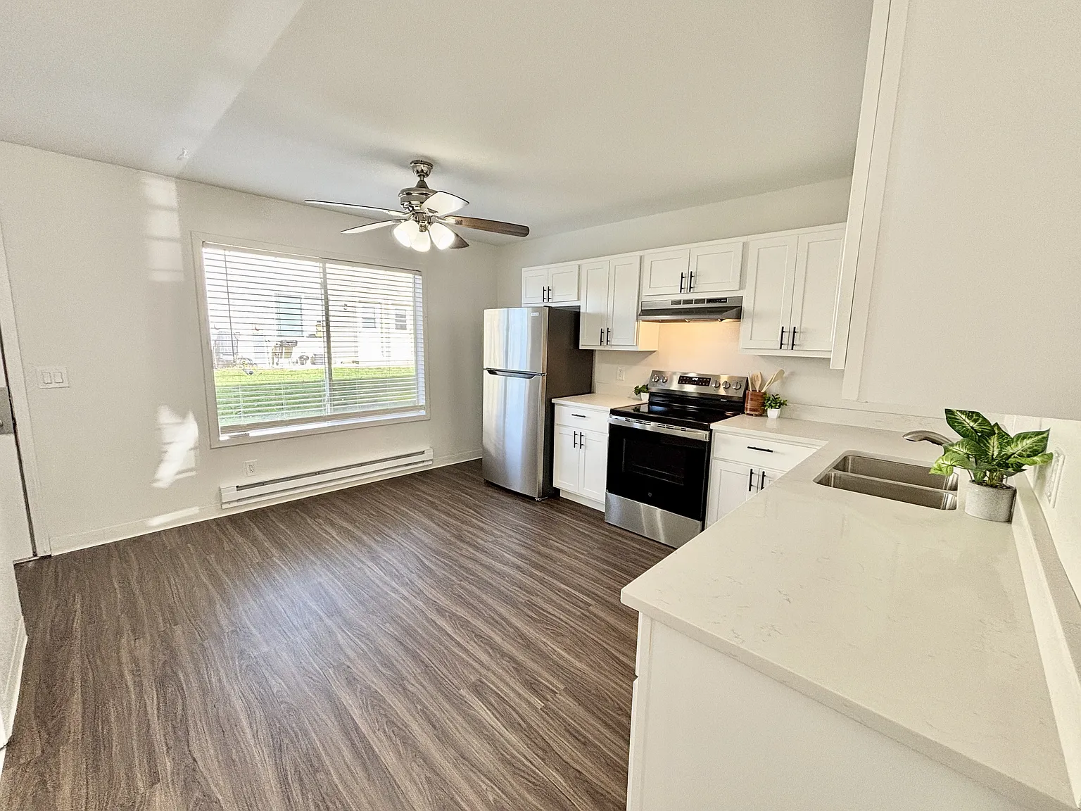2 bed, 1.5 bath, 1000 sqft, $1,675 — Photo 2