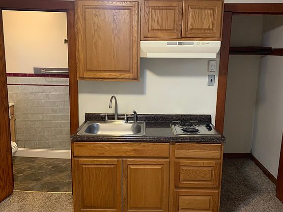 3rd image of 104 Landing Ln
